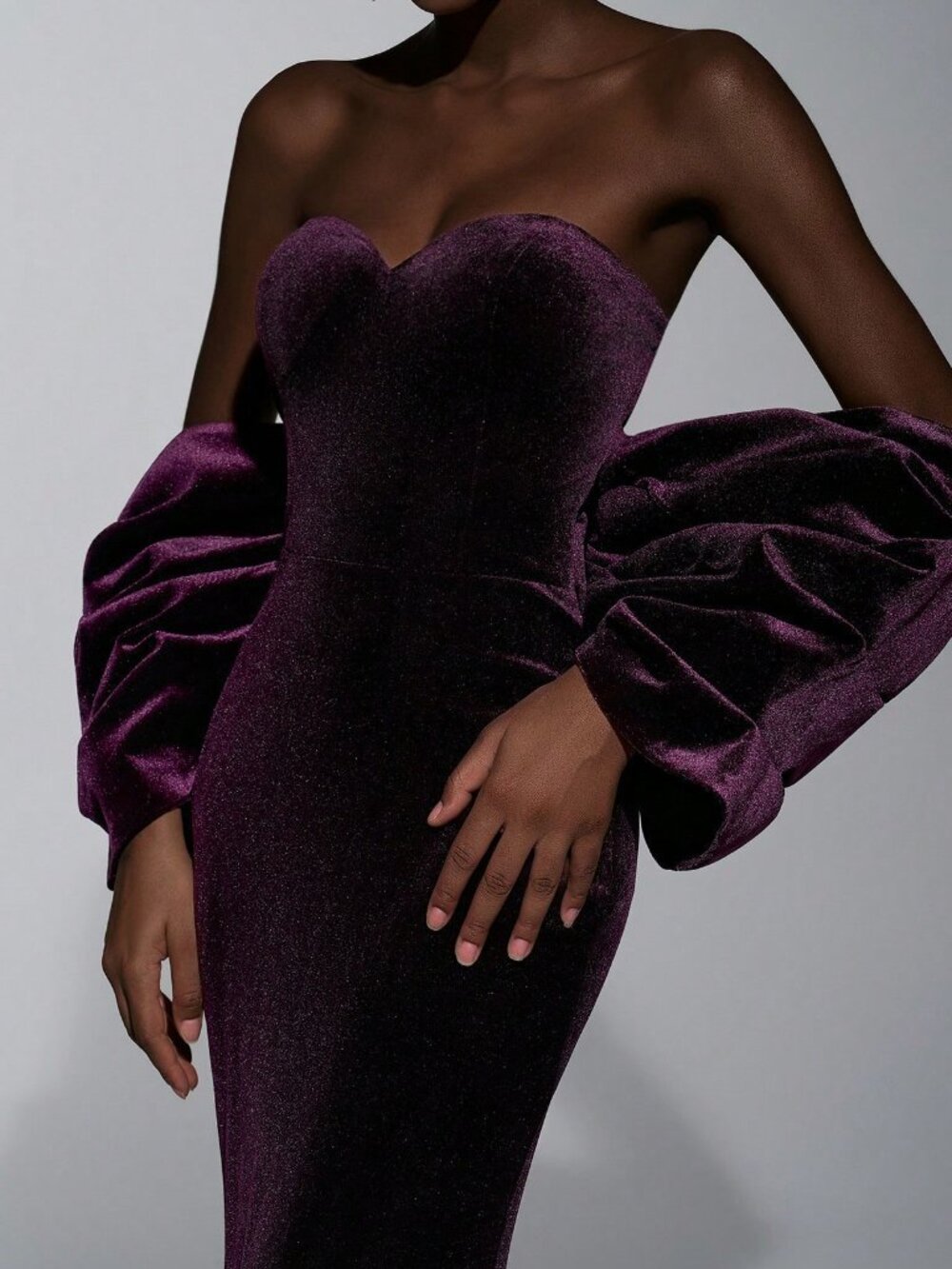 Burgundy Elegant Women's Velvet Formal Gala Dress - Picture 4 of 7